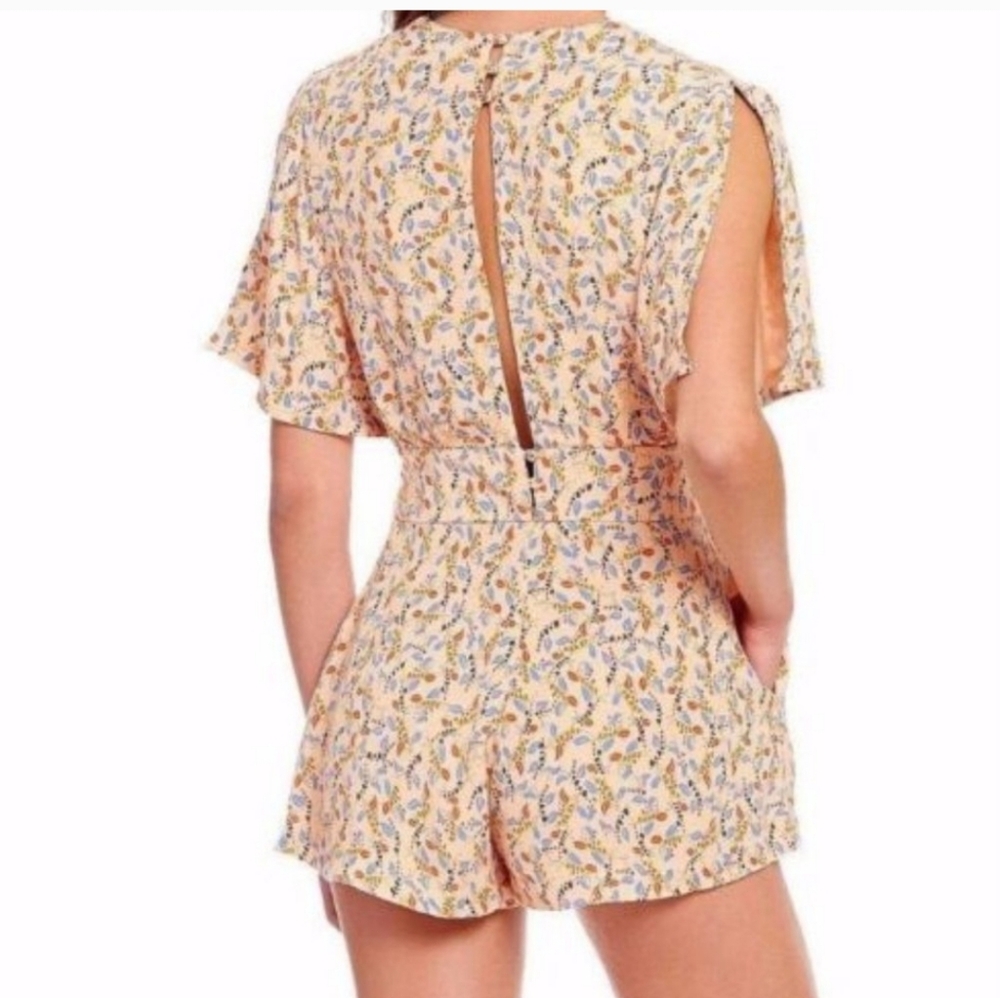 Free People Meet Virginia Ditzy Pink Floral Romper Sz S - Picture 2 of 4